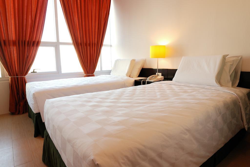Go Hotels Plus Mandaluyong Quarto foto