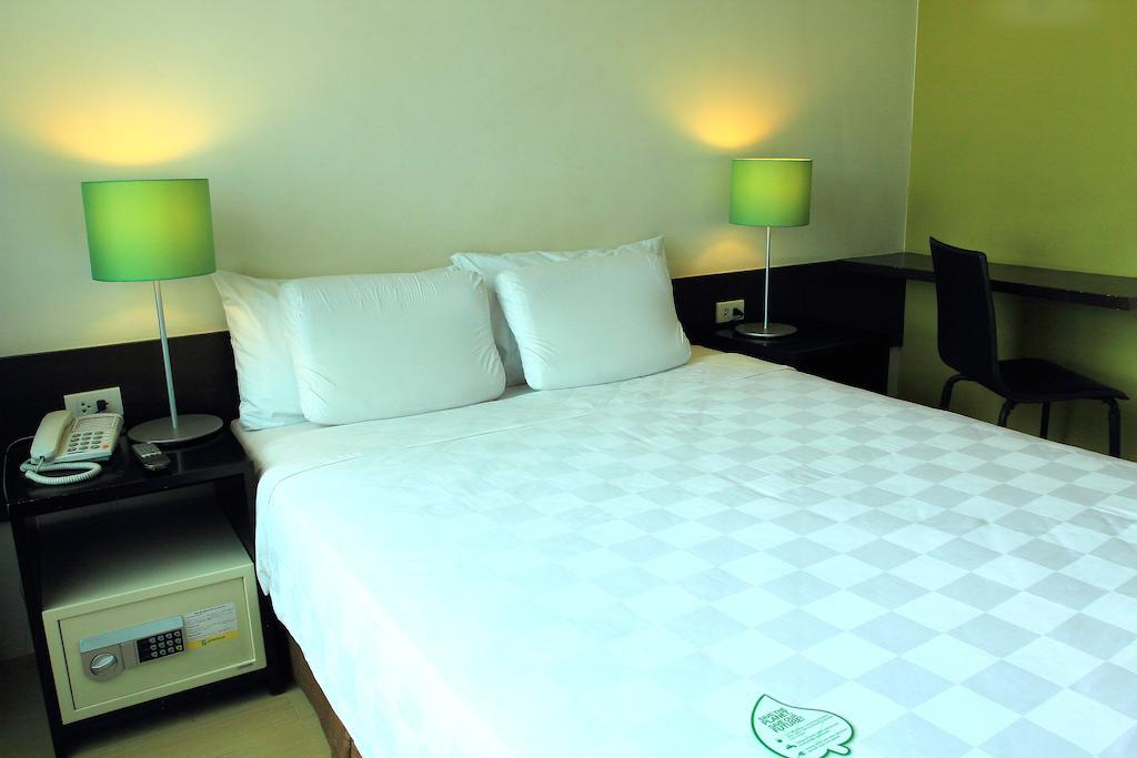 Go Hotels Plus Mandaluyong Quarto foto